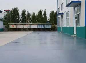 珠海彩色路面喷涂翻新的材料对冬季